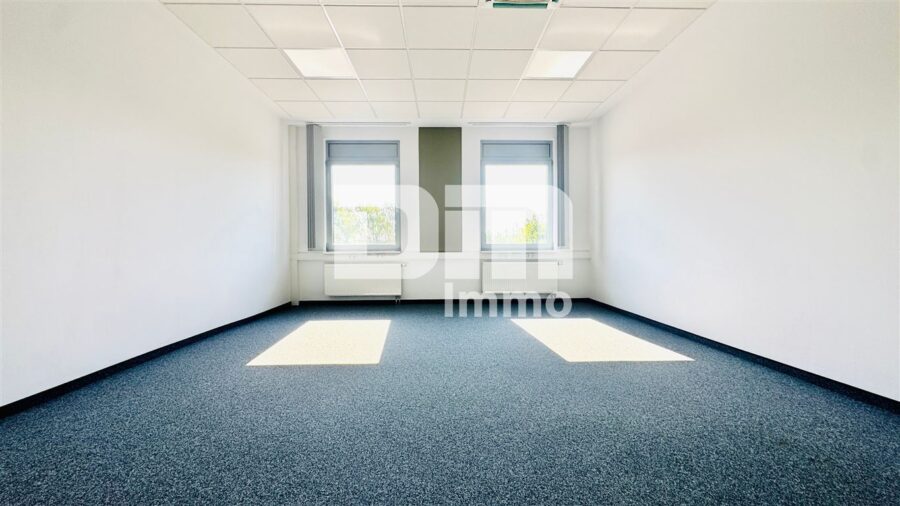 Repräsentative, belüftete Büroetage mit flexibler Raumgestaltung in Kassel-Waldau - Büroraum 2 / / KI Boden Beispiel